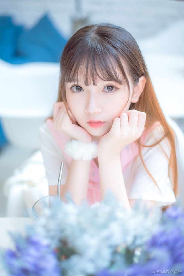 “放肆！”刘璋终于无法忍受胸中的怒意，拍案而起，戟指孟达道。